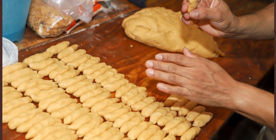 Pequeñas panaderías ya elaboran pan con harina de trigo entregada por el Gobierno gracias a donación de China