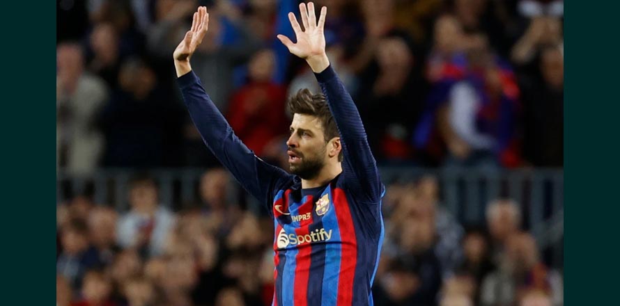 Entre lágrimas, Pique se despide del Camp Nou