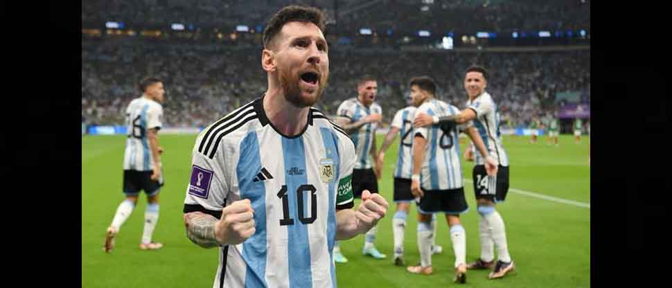 Argentina sigue viva en Qatar 2022 al imponerse 2-0 ante México