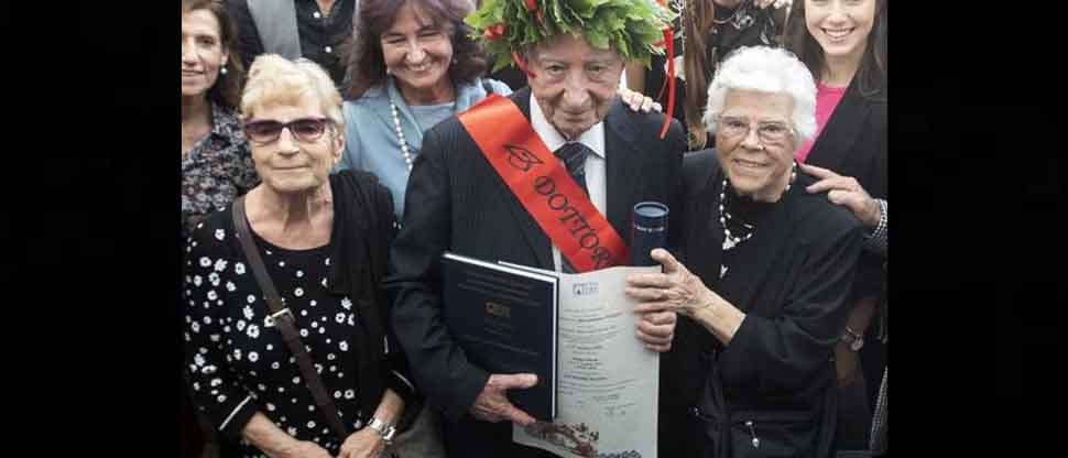 «Nunca es tarde»: Anciano de 90 años cumple su sueño tras culminar sus estudios universitarios