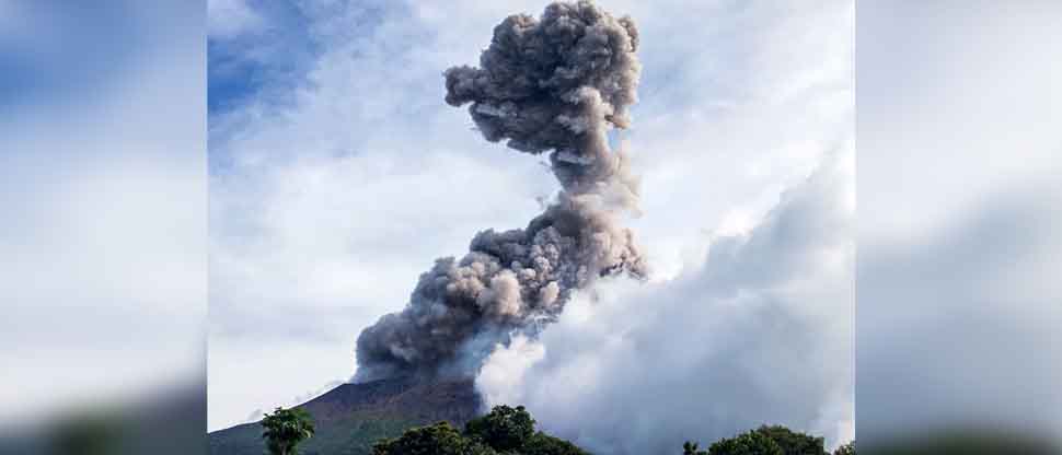 Incrementan explosiones en el cráter central del volcán de San Miguel