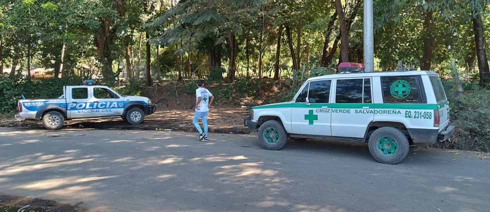 Hombre pierde la vida tras caer de una palmera en Usulután