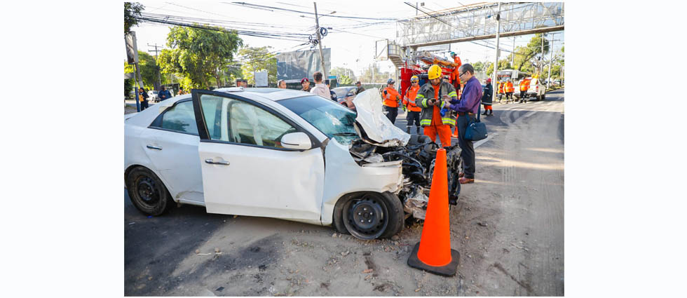 Un lesionado tras fuerte accidente de tránsito sobre la alameda Manuel Enrique Araujo