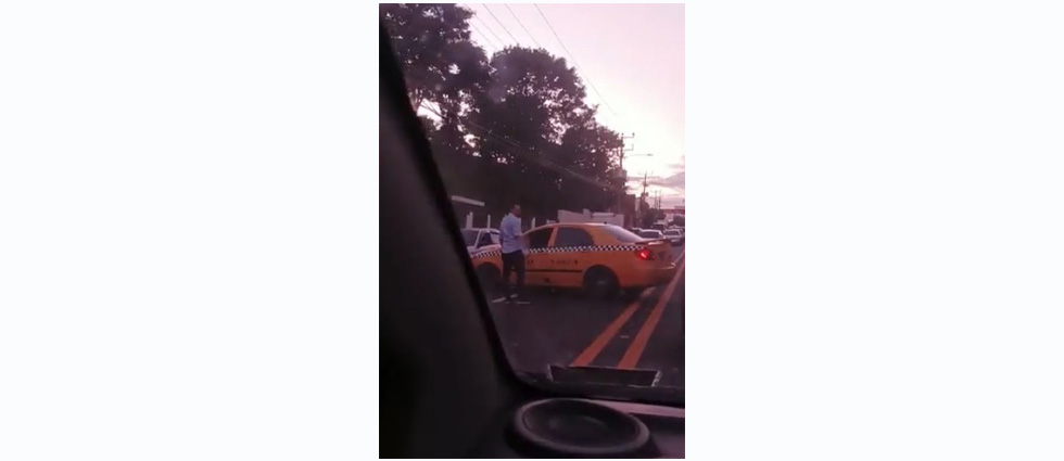 Taxista provoca accidente de tránsito sobre el bulevar Venezuela
