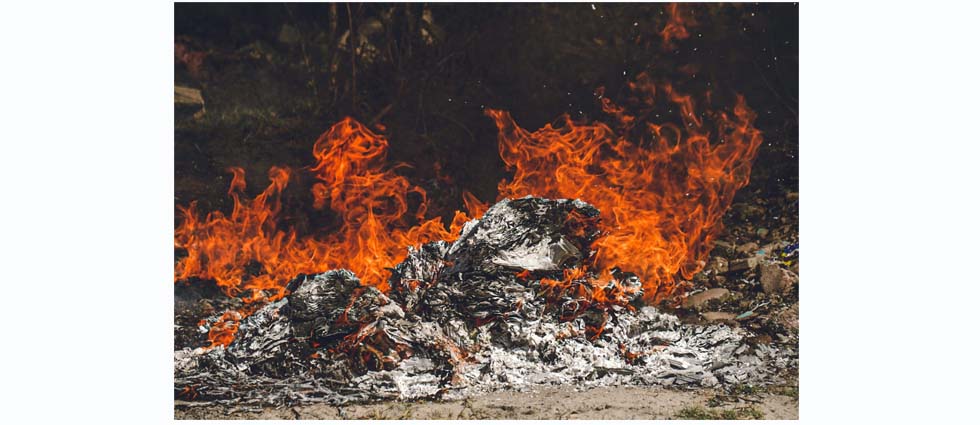 Autoridades reducen a cenizas 285 mil dólares en drogas