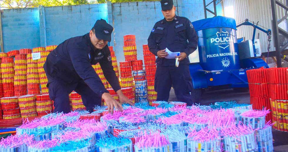 Decomisan 610 mil unidades de productos pirotécnicos elaborados de forma ilegal