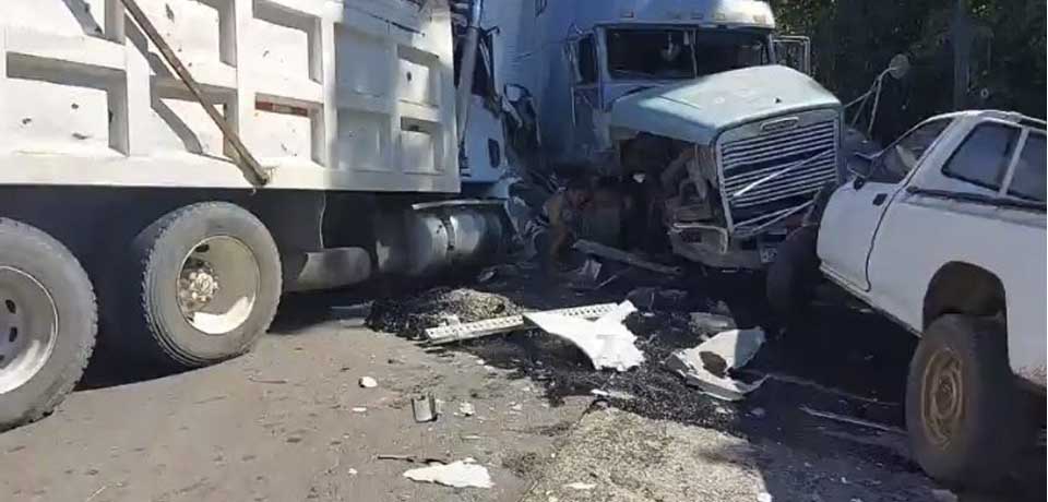 Dos personas lesionadas tras fuerte accidente vial en Usulután
