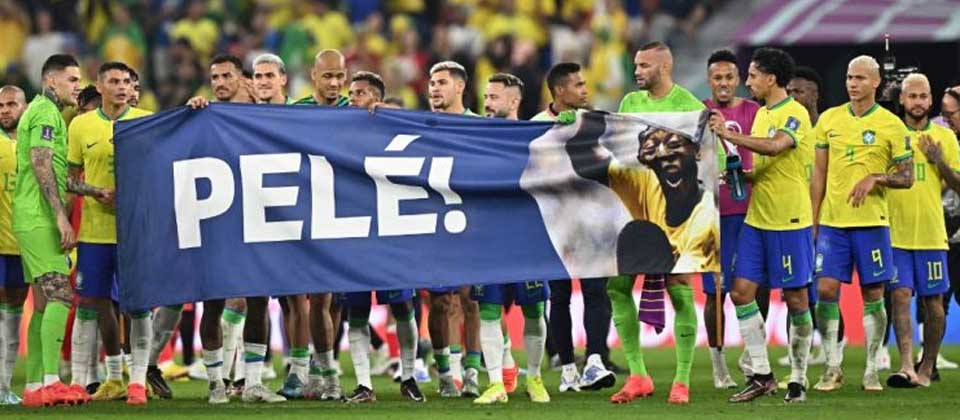 Jugadores de Brasil rinden homenaje a Pelé tras ganar a Corea del Sur