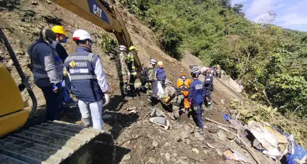 Suben a 27 los muertos por deslizamiento de tierra en Colombia