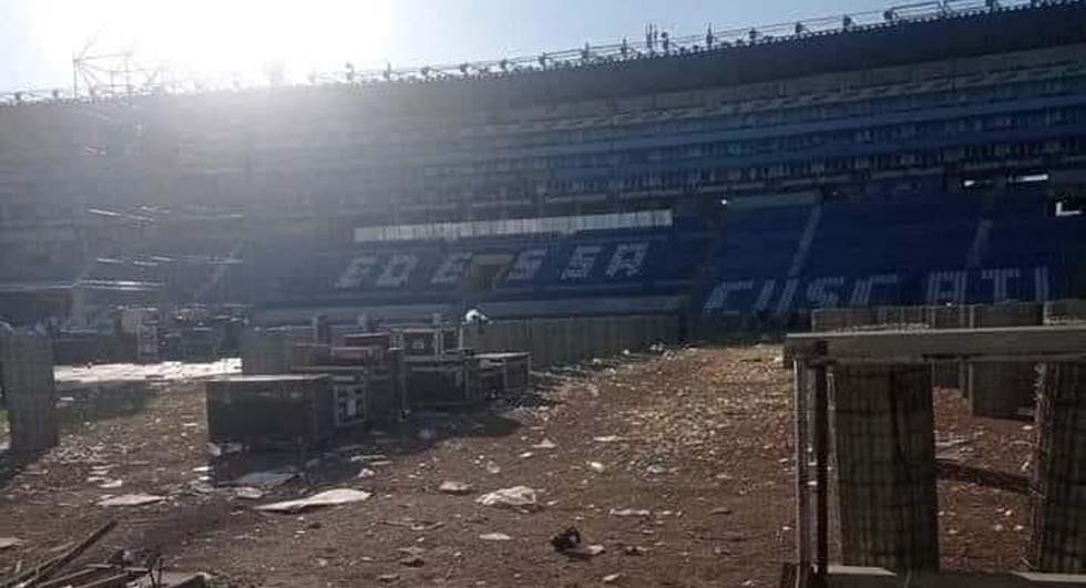 Lamentan deplorable estado de la cancha en el estadio Cuscatlán tras conciertos