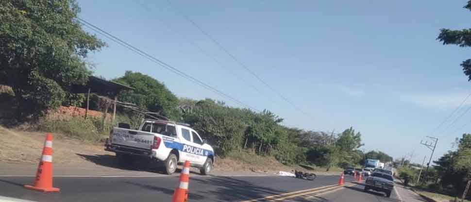Motociclista muere al accidentarse en carretera Litoral