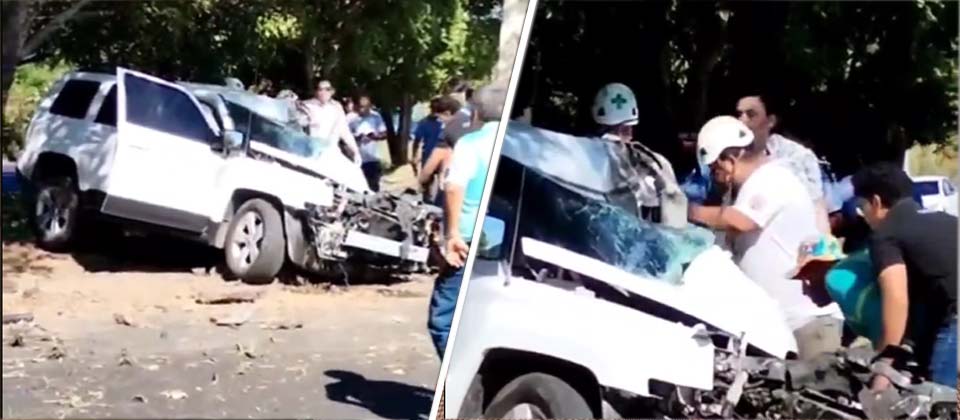 Rescatan a conductor que quedó atrapado en aparatoso choque