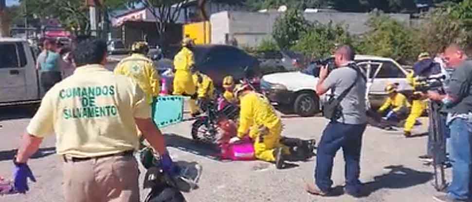 (VIDEO) El simulacro resultó real: Conductores resultan lesionados tras accidente en la Troncal del Norte