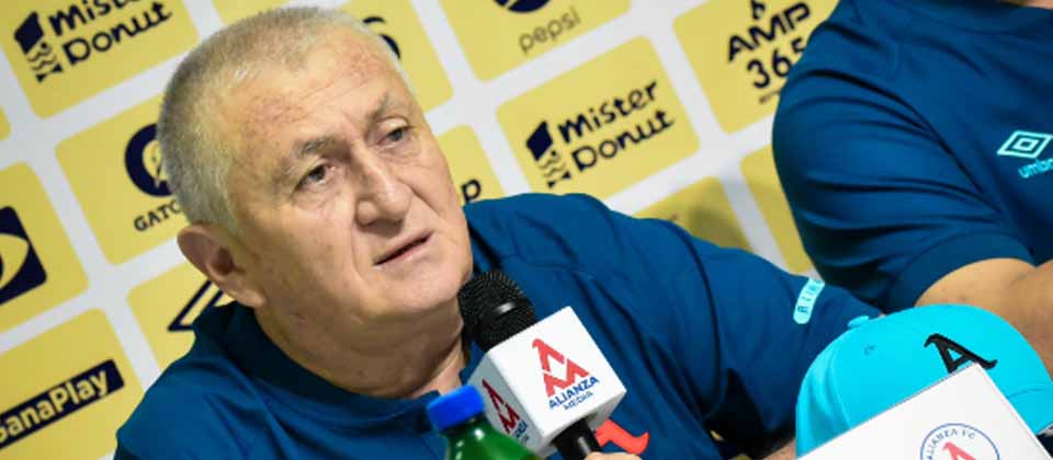 Técnico de Alianza está preocupado por las expulsiones