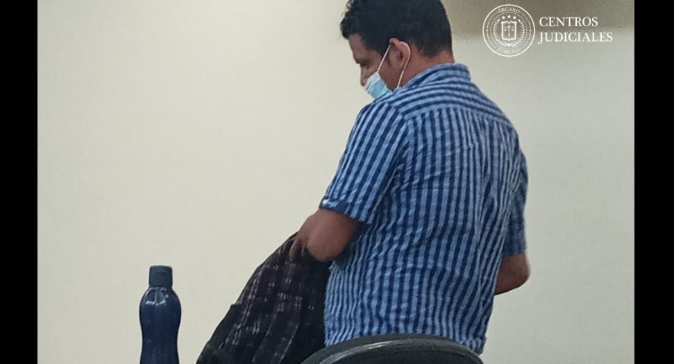 Sujeto concilia con víctima a quien estafó con supuesto envío de maletas de EUA y devuelve $1,875