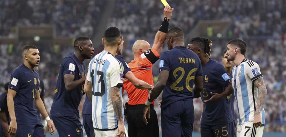En Francia piden volver a jugar la final del Mundial porque el árbitro estuvo “totalmente vendido”