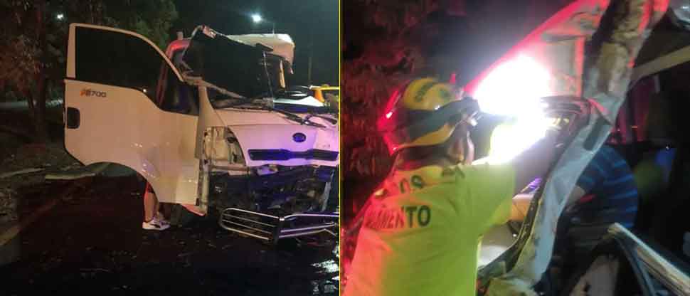 Conductor pierde el control y se estrella contra un árbol en autopista a Comalapa