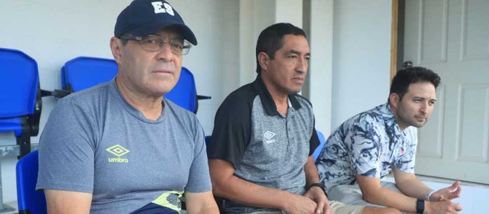Hugo Pérez reforzará su cuerpo técnico
