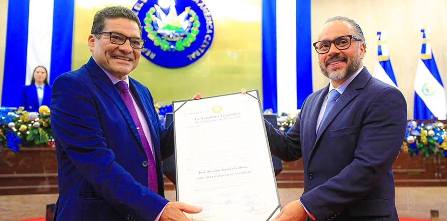 Asamblea Legislativa declara Hijo Meritísimo de El Salvador a Jhosse Lora