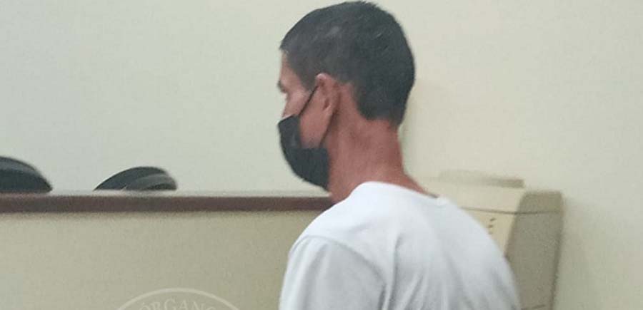 Sujeto que atacó a machetazos a un perro deberá seguir en prisión