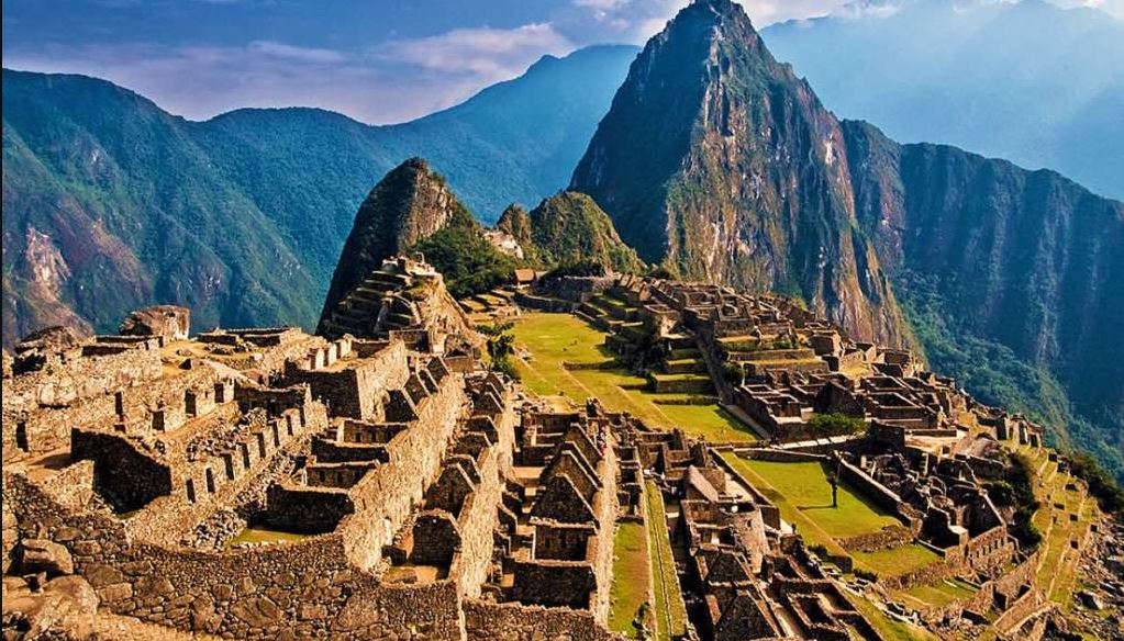 Por crisis en Perú, miles de turistas quedan varados al intentar ingresar a Machu Picchu