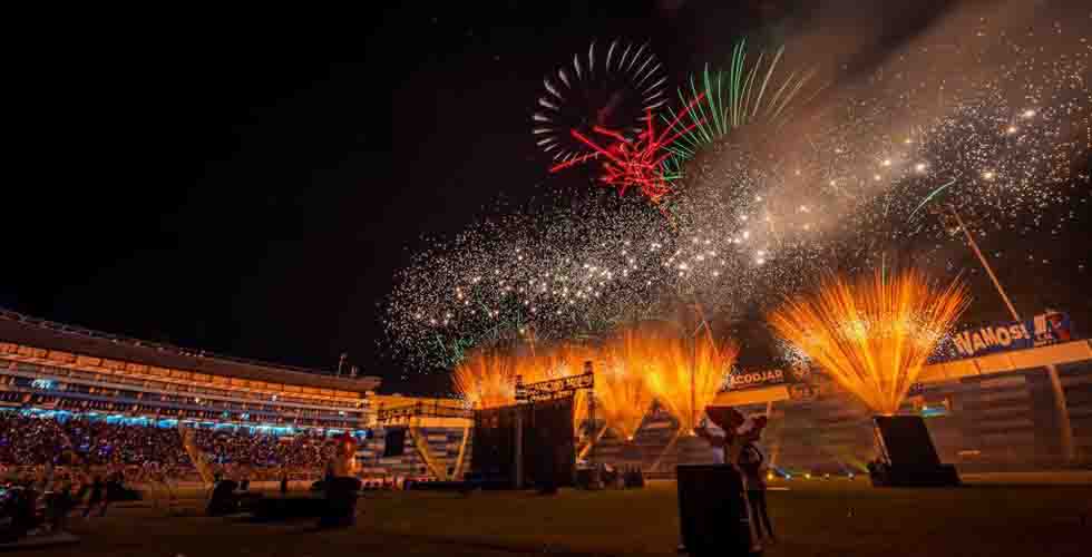 Fallece persona que resultó quemada tras show de luces en el estadio Cuscatlán