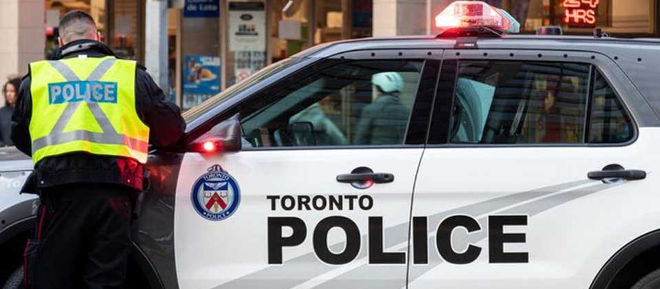 Cinco personas pierden la vida en un tiroteo en Toronto, Canadá