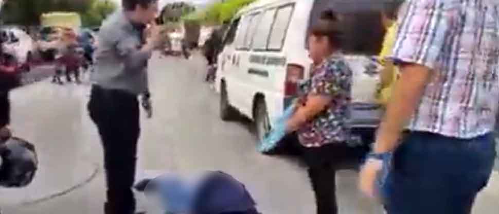 Hombre es atropellado por motociclista que circulaba en medio de carriles