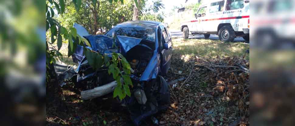 Reportan fuerte accidente en carretera a Santa Ana