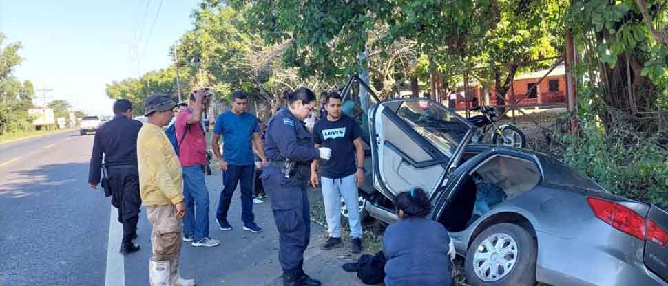 Fuerte accidente de tránsito deja una mujer lesionada en San Miguel