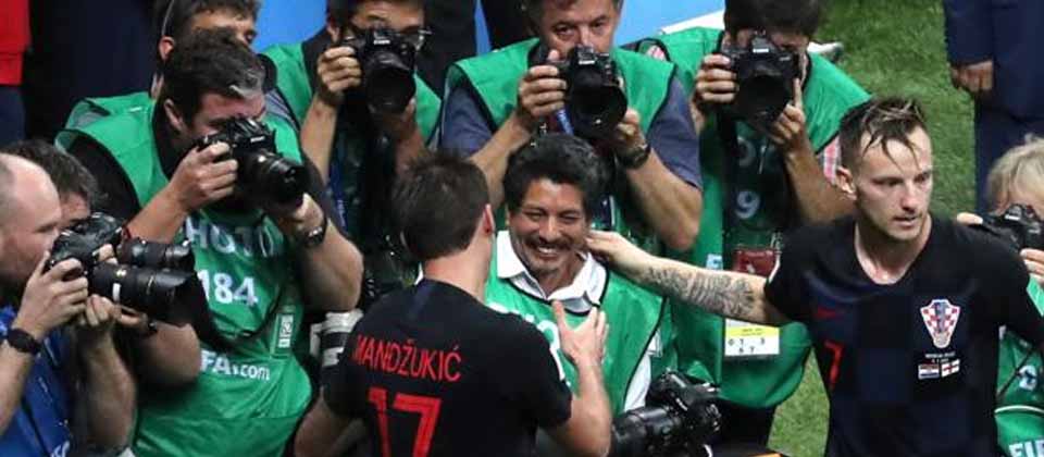 Fotoperiodista salvadoreño apoyará a Croacia en las semifinales de la Copa del Mundo