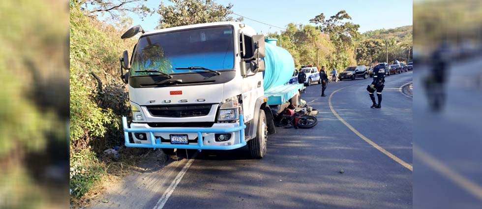 Hombre pierde la vida tras fuerte accidente de tránsito en San Salvador