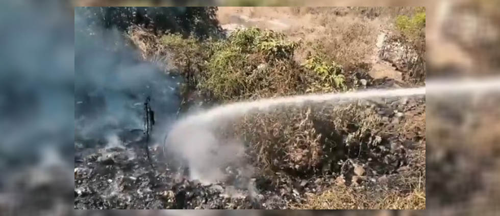 Sofocan incendio en predio baldío que era utilizado como basurero