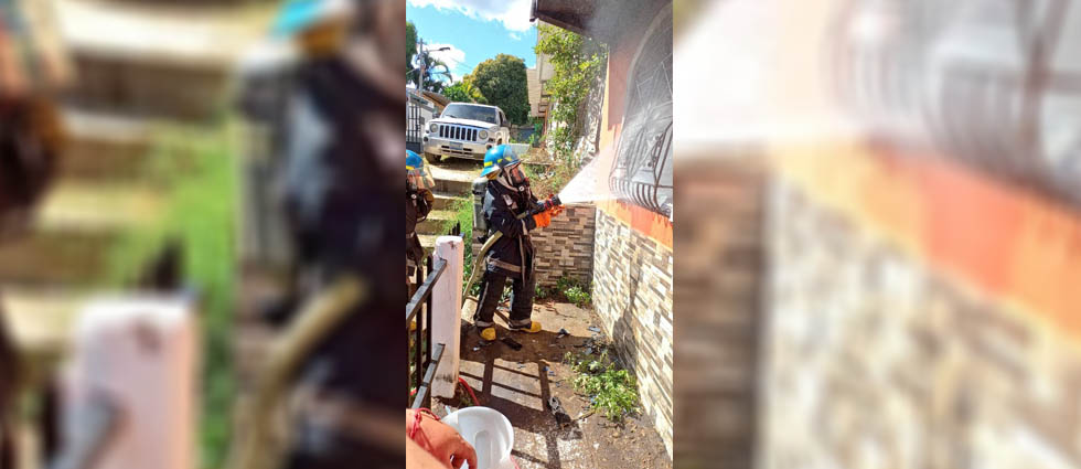 Incendio consume parte de una vivienda en San Vicente