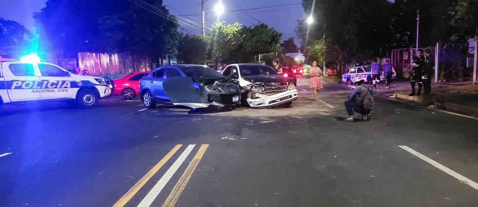 Tres lesionados tras fuerte accidente de tránsito en la colonia Atlacatl