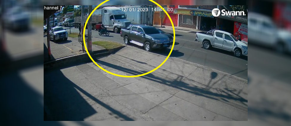 Captan momento en que hombre pierde la vida tras ser arrollado