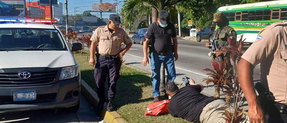 Capturan a sujeto que asaltaba a peatones cerca de centros comerciales de Antiguo Cuscatlán