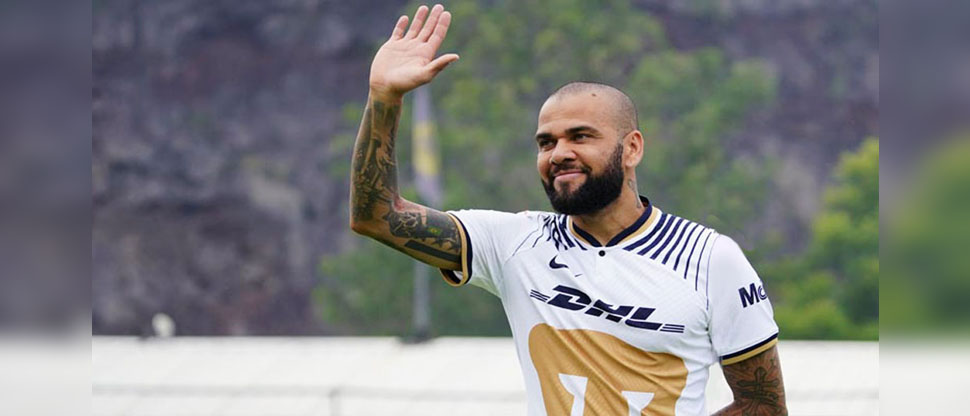 Dani Alves, exlateral del Barcelona, recupera su libertad