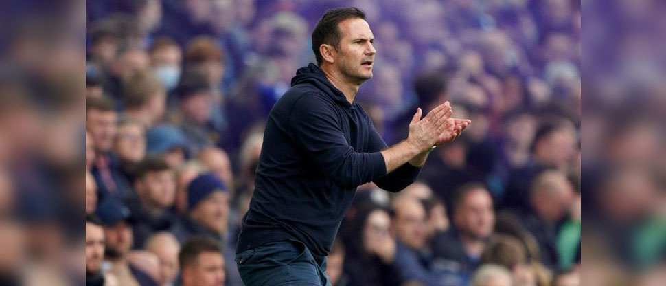 Echan a Frank Lampard del Everton tras pelea con un jugador y quedar en zona de descenso