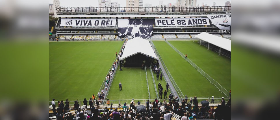 En el estadio de su amado Santos dan el último adiós al “Rey Pelé”