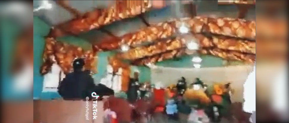 Guatemala: Hombre interrumpe el culto en iglesia evangélica porque no lo dejaban dormir
