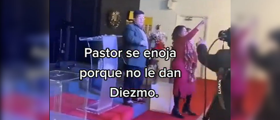 Pastor evangélico estalla en cólera durante culto porque sus feligreses no dan el diezmo
