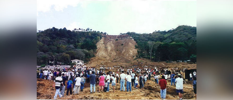 Hoy, hace 22 años, la cordillera enterró vivas a familias enteras en Las Colinas, Santa Tecla