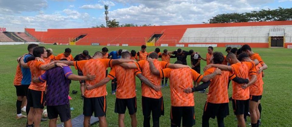 Águila podría volver jugar de noche sus partidos