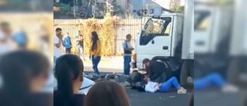Microbusero de la ruta 11 atropella a mujer que se conducía en motocicleta