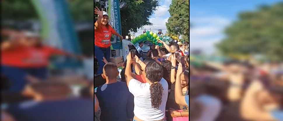 VIDEO: Yanira Berríos enloquece a sus corazones bellos durante fiestas en Sonsonate