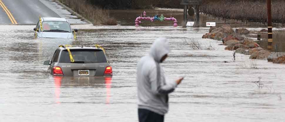 Impacto de tormentas en California deja 17 fallecidos