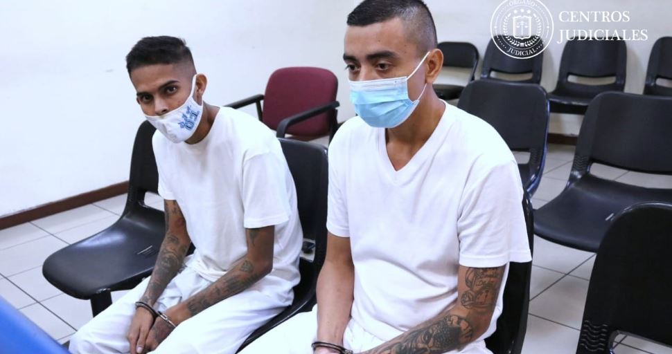 Condenan a dos sujetos por quitarle la vida a un hombre en cancha de fútbol de la avenida Bernal, en San Salvador