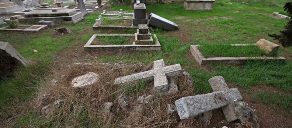 Profanan decenas de tumbas cristianas en Jerusalén
