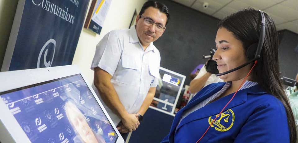 Defensoría habilita nuevo kiosco electrónico para atender a los consumidores